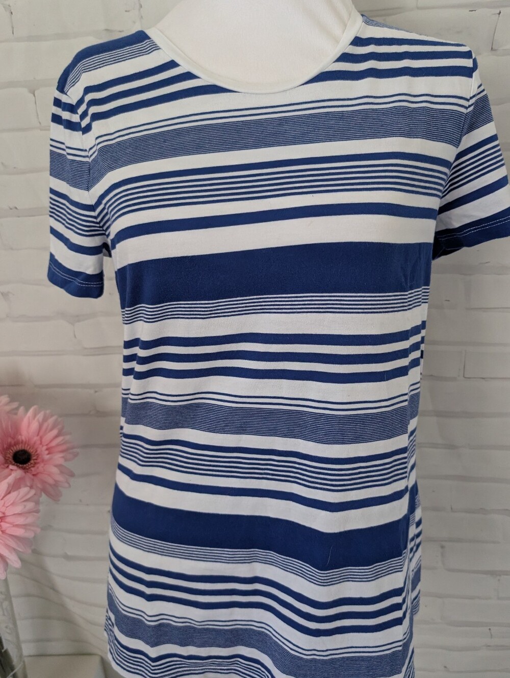 Banana Republic Blue & White Striped Short Sleeve Tee